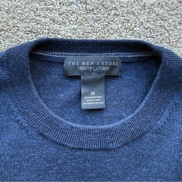 Bloomingdale’s Merino Wool Crewneck Sweater Men M Navy Soft Classic - Picture 2 of 8